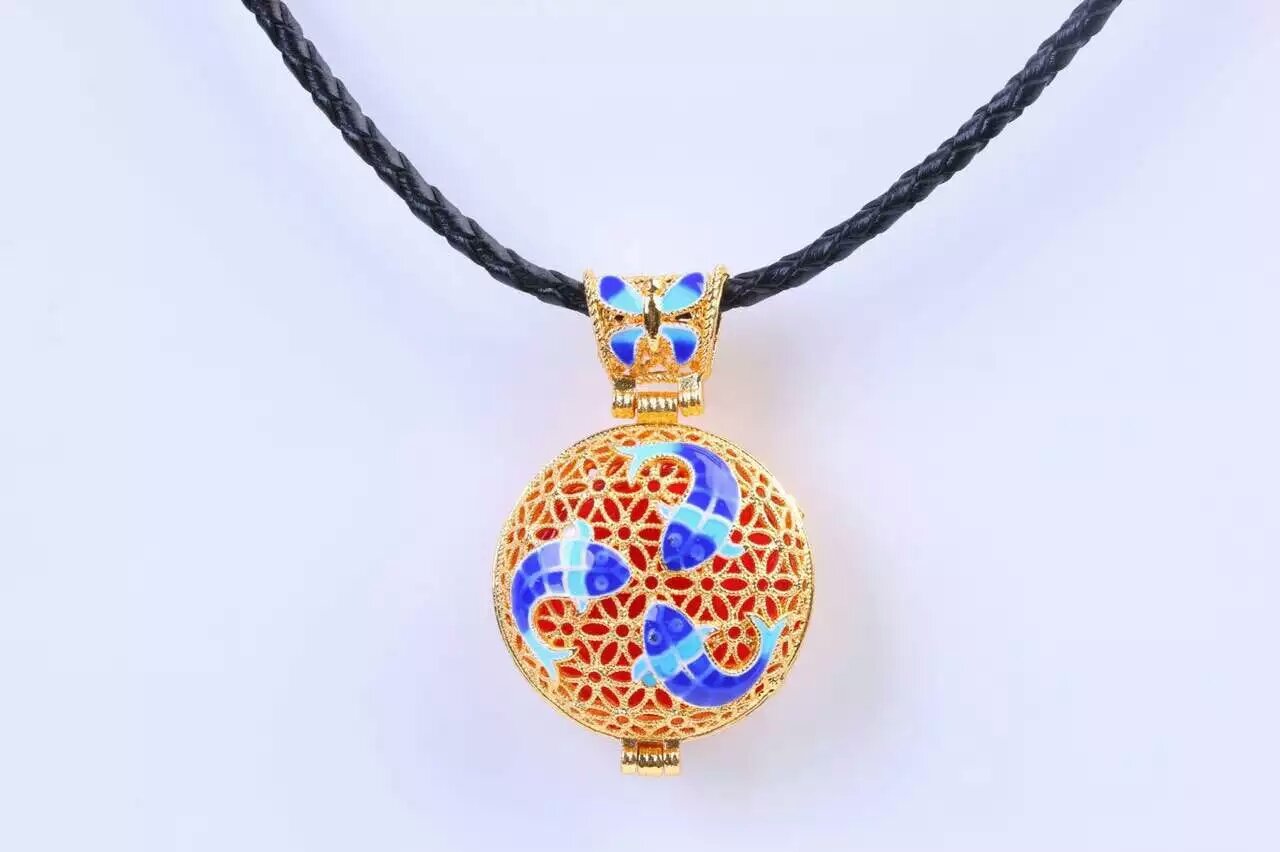 wholesale metal box essencial oil bottle inside diffuser leather necklace