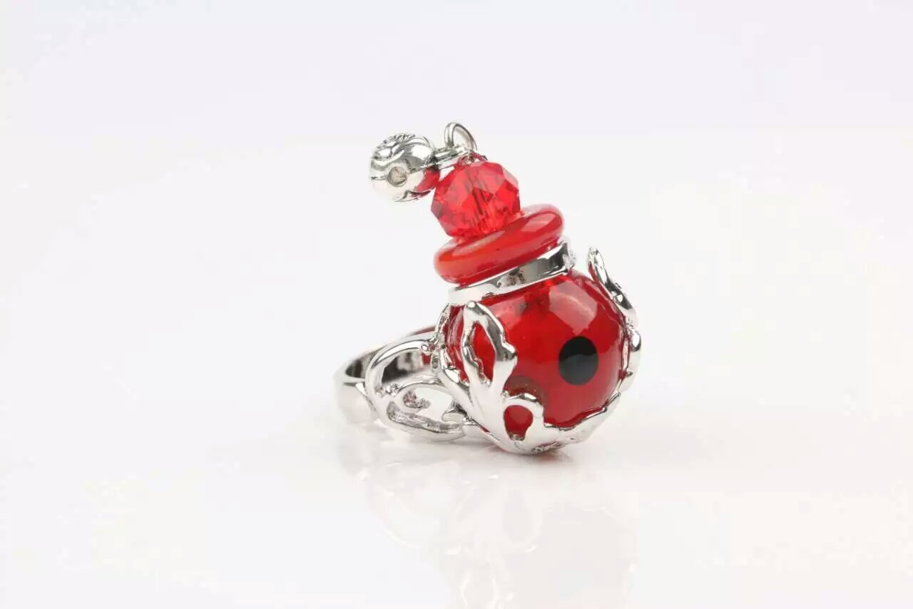 Wholesale red bottle metal pendant essencial oil necklace