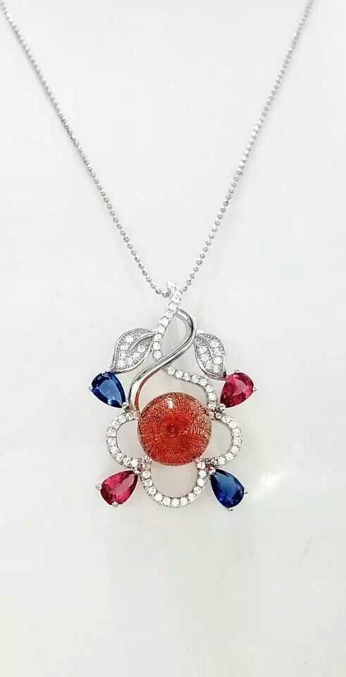 Wholesale fashonal new style flower alloy frame essencial oil red bottle diffuser necklace