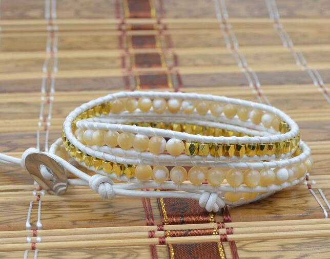 Wholesale beige color carnelian and plating gold color crystal 3 wrap leather bracelet
