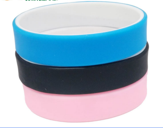 Promotional customize silicone wristband keychain
